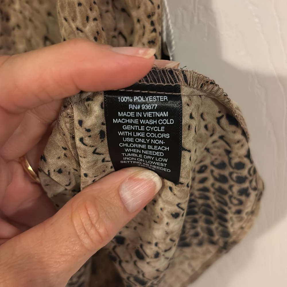 Worthington sleeveless blouse. New with tags - Picture 5 of 5